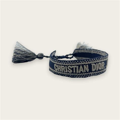 Bracciale Christian Dior in Stoffa: Eleganza senza tempo in un .